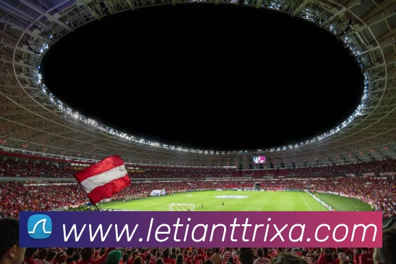 利兹主帅批评曼城战术安排称其虽不违规但违背公平竞争精神